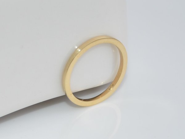 Eckiger 1,5mm Ring aus 333er Gelbgold